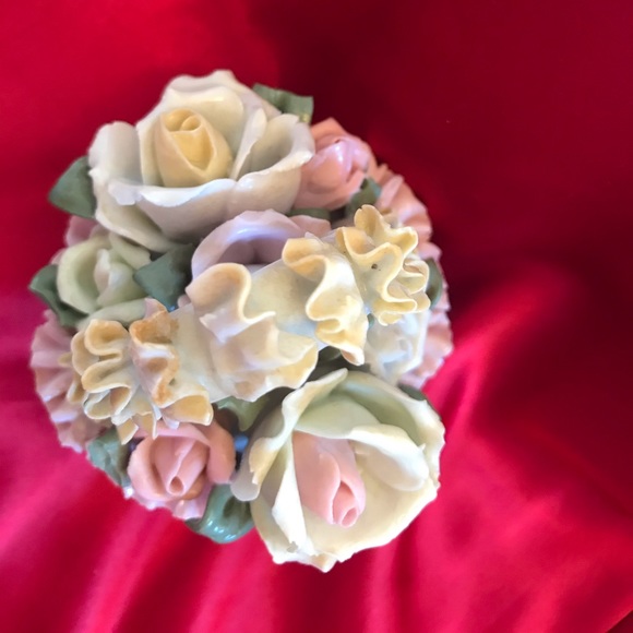 Home-#1) 🌹🌺🌷Porcelain basket of flowers - Picture 2 of 4